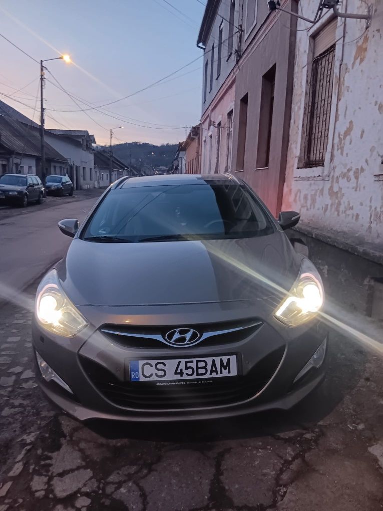 Autoturism Hyndai j40 stare buna înscrisă în Romania