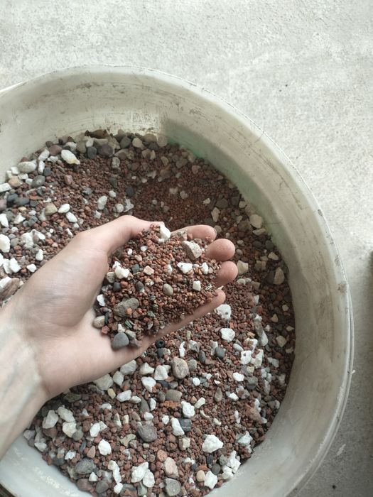 Akvarium mayda toshi sotiladi