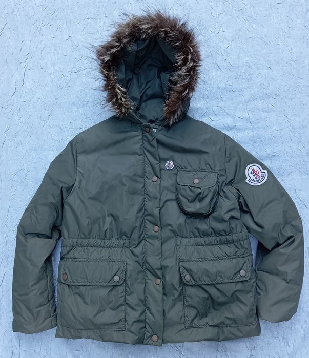 Vând geaca de damă  moncler!