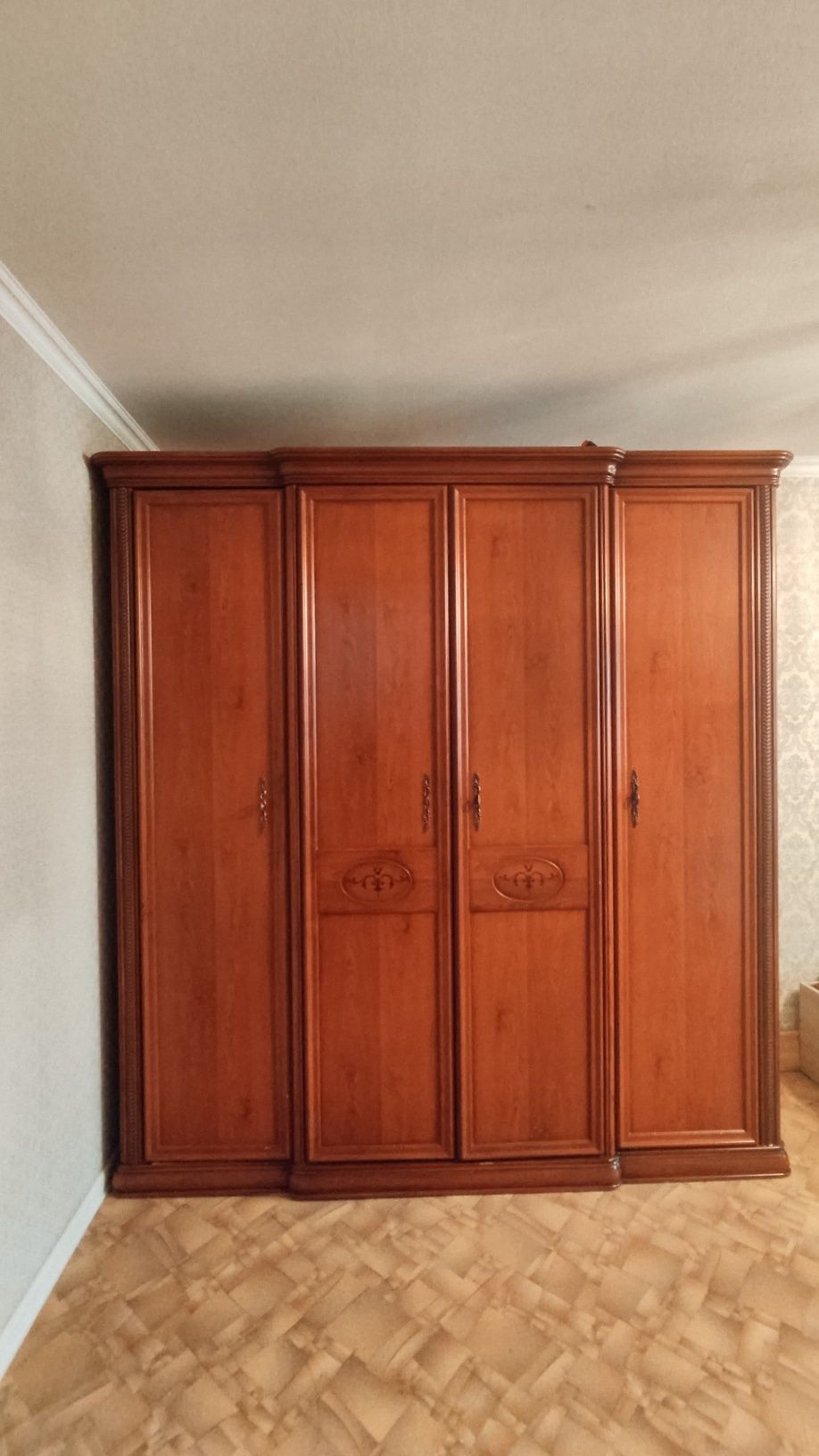 Продам шкаф материал МДФ