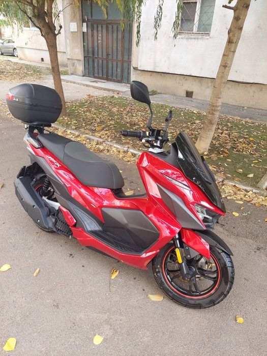 De vanzare Sym jet X-Suzuki Gsf 650.