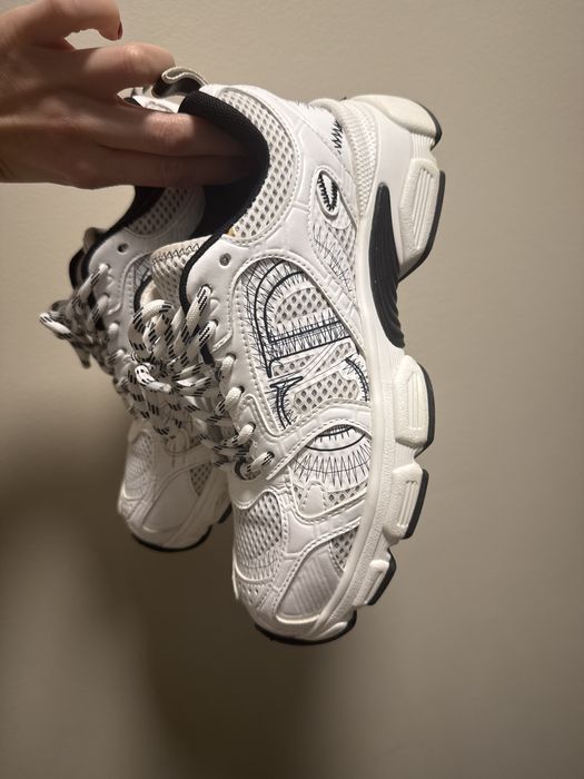 Оригинални сникърси Dior