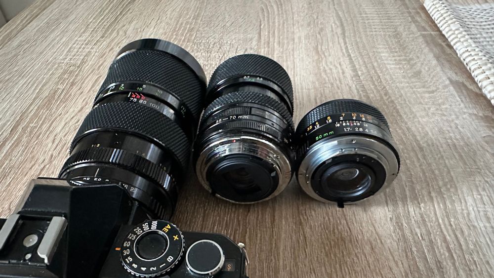 Yashica FX-D Quartz + 50mm 1.7+ 35-70mm + 35-140mm Soligor aparat foto