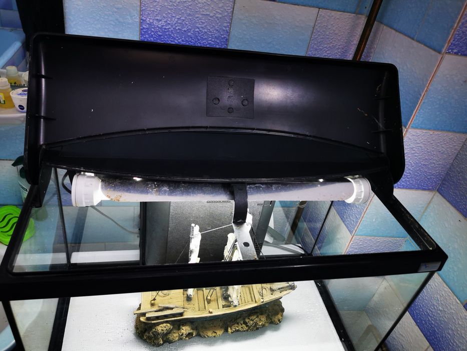 Vand acvariu Aquatlantis 60x30x30cm echipat complet