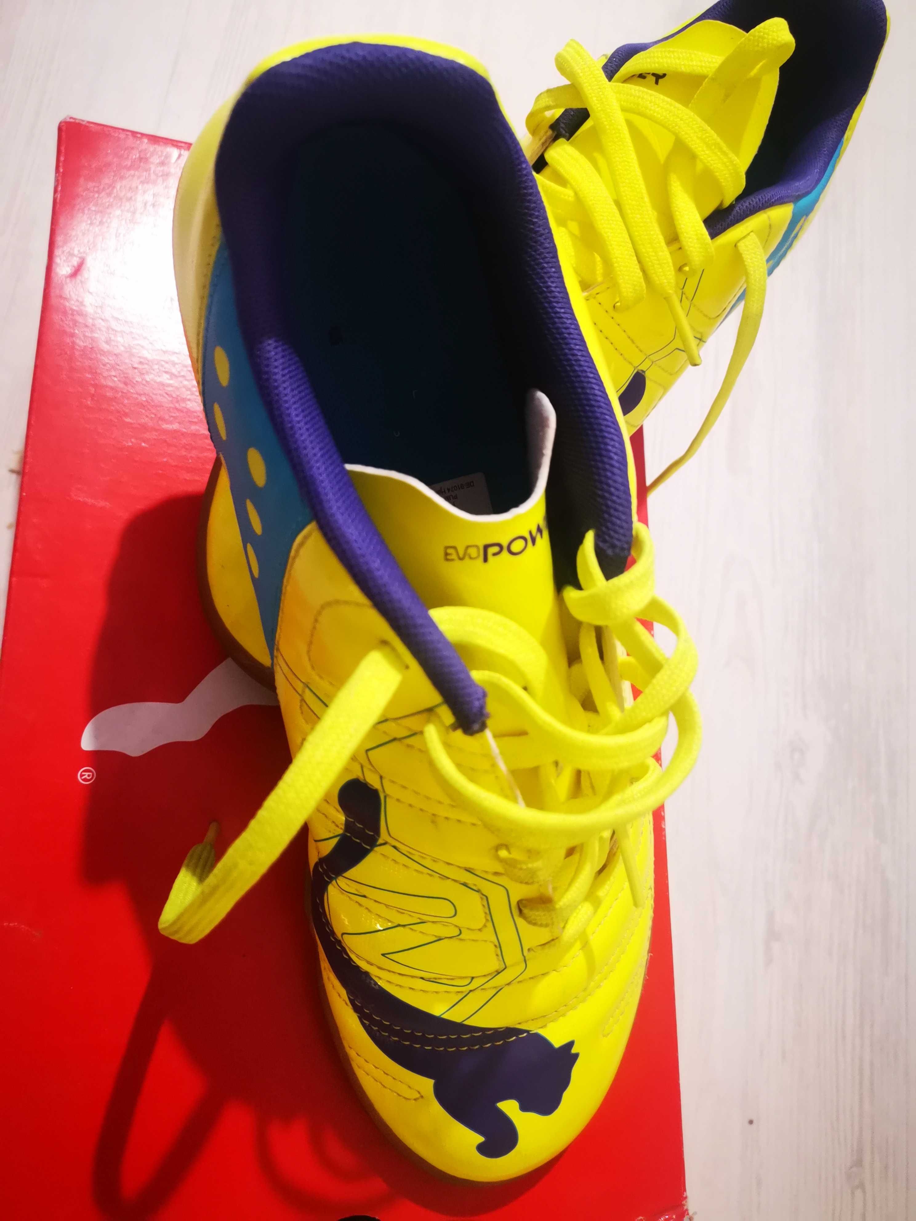 Маратонки      Puma