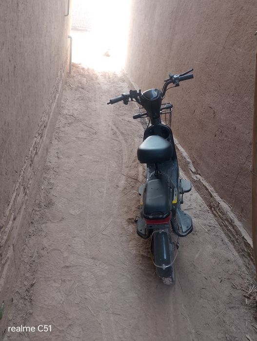 Скутер сотилади холати яхши