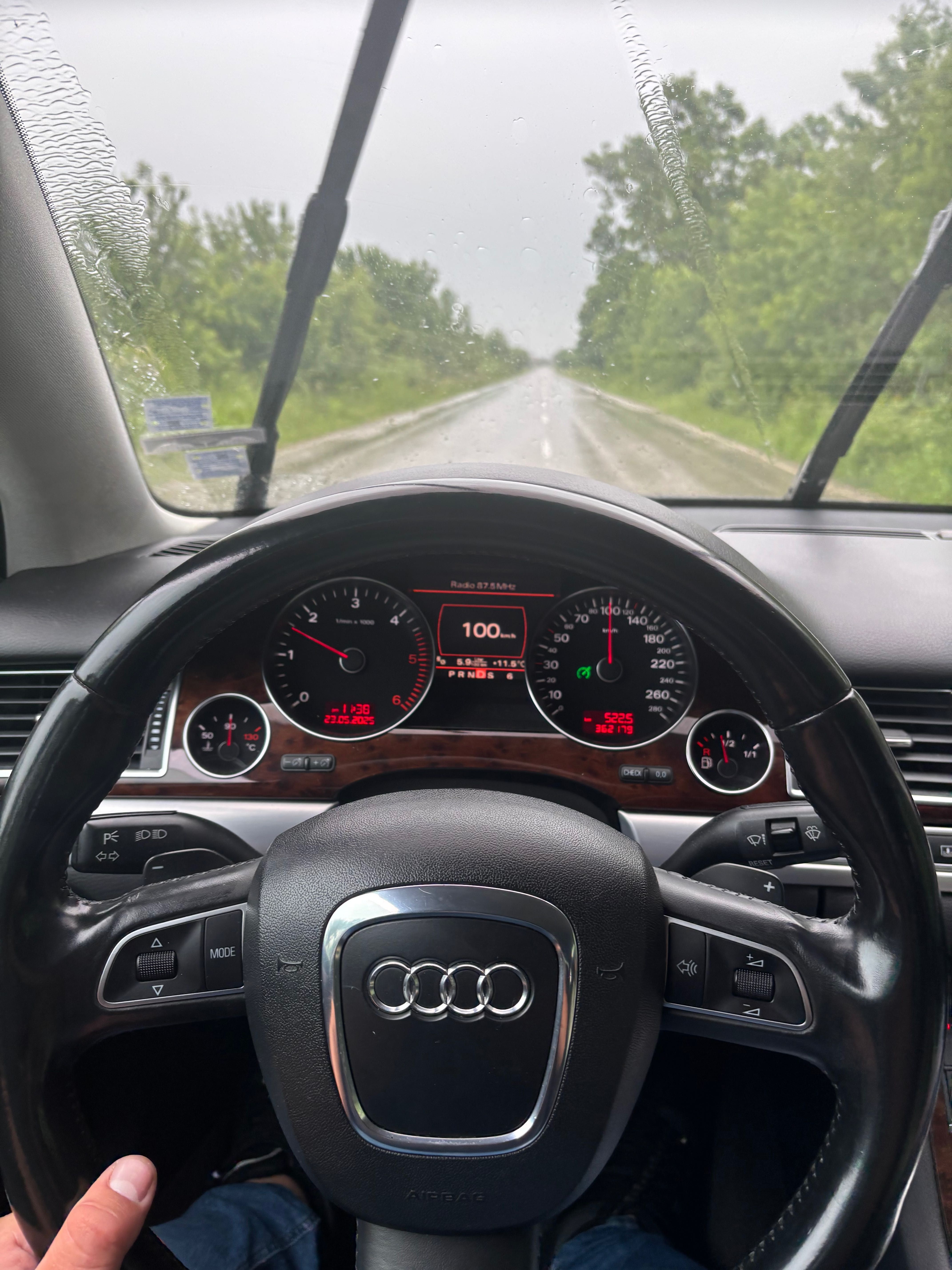 Audi A8 4.2tdi 326кс