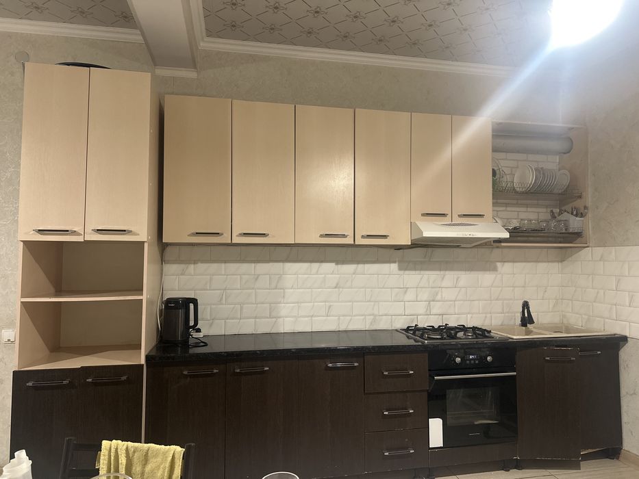 Мебель кухня + жаровая поверхность + вытяжка + раковина