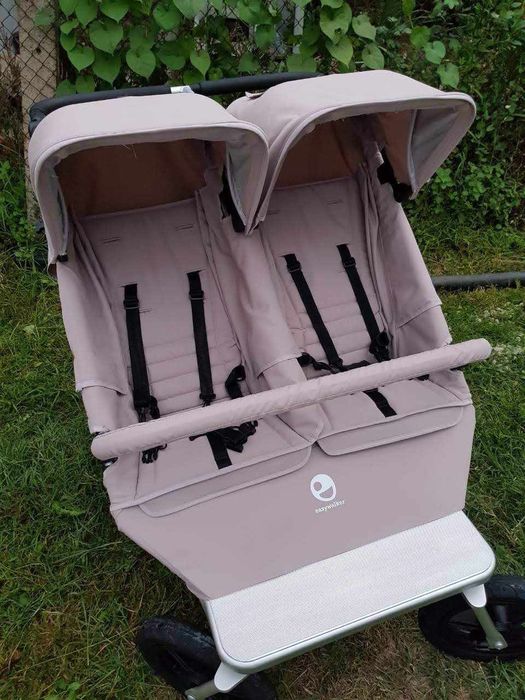 Количка за близнаци