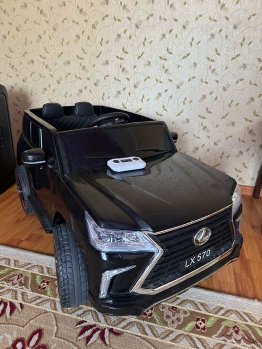 Продается детская машина в отличном состоянии