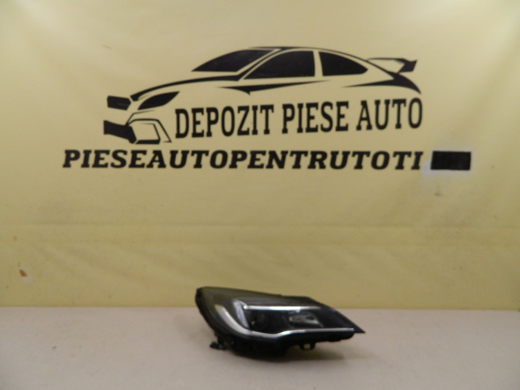 Far dreapta Opel Astra K Halogen, 2015, 2016, 2017, 2018, 2019, 2020, cod origine 13401142.
