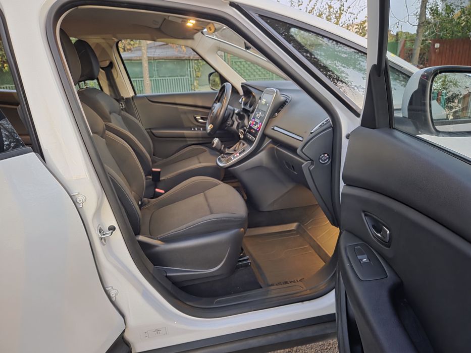 VÂND scenic 1.7DCI An fabricație 2019