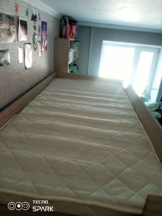 Продам двухъярусную диван кровать.