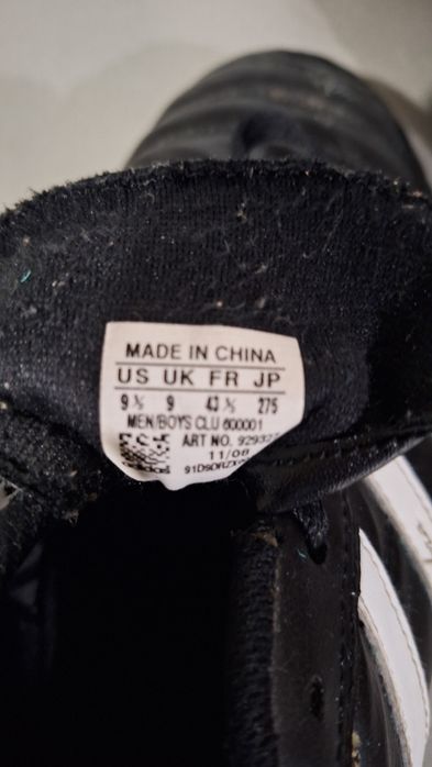 Adidas Questra- model USA-marime 9.5/43 -ghete fotbal ptr.teren sintet