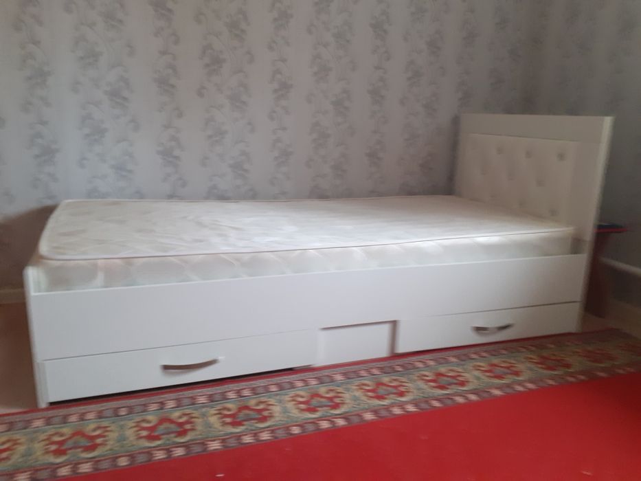 Продается односпальные кроваты