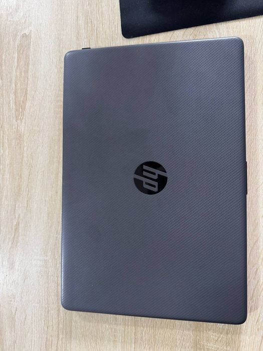 Noutbuk HP 250 15,6inch i5-1235U sotiladi/продаётся