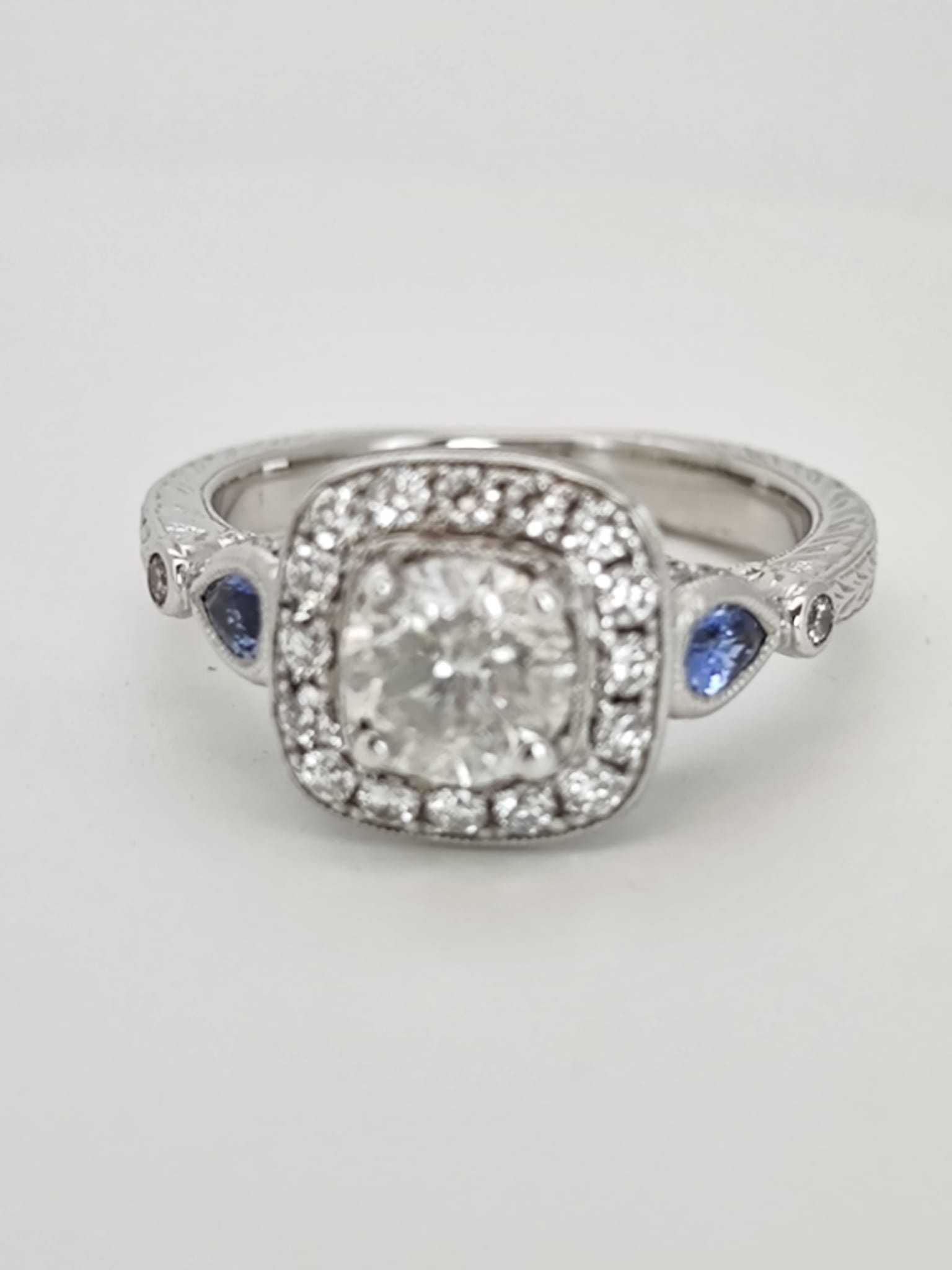 Inel Logodna cu diamante 1ct central