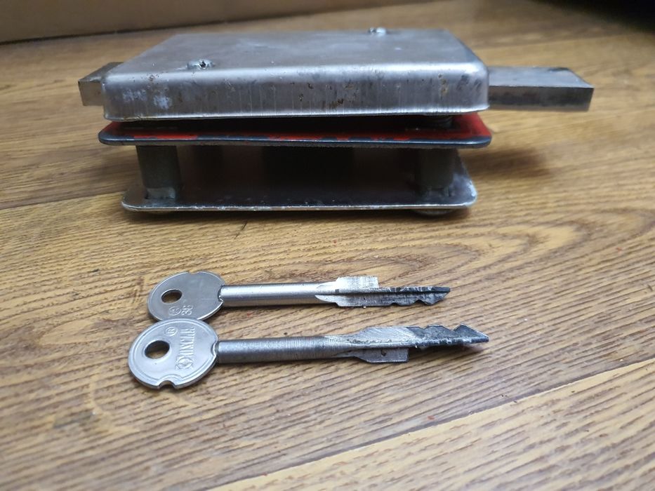 Замок  накладной