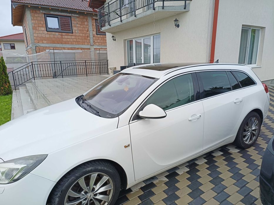 Vând Opel insignia