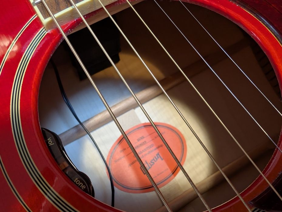 Gibson Dove USA 2023