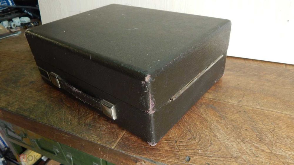 Футляр-чемоданчик от патефона серо-синего цвета