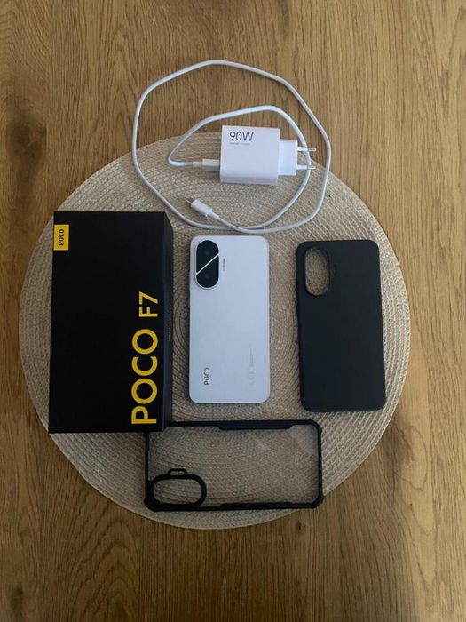 Продавам poco f7