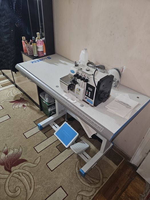 Продаётся оверлог новый