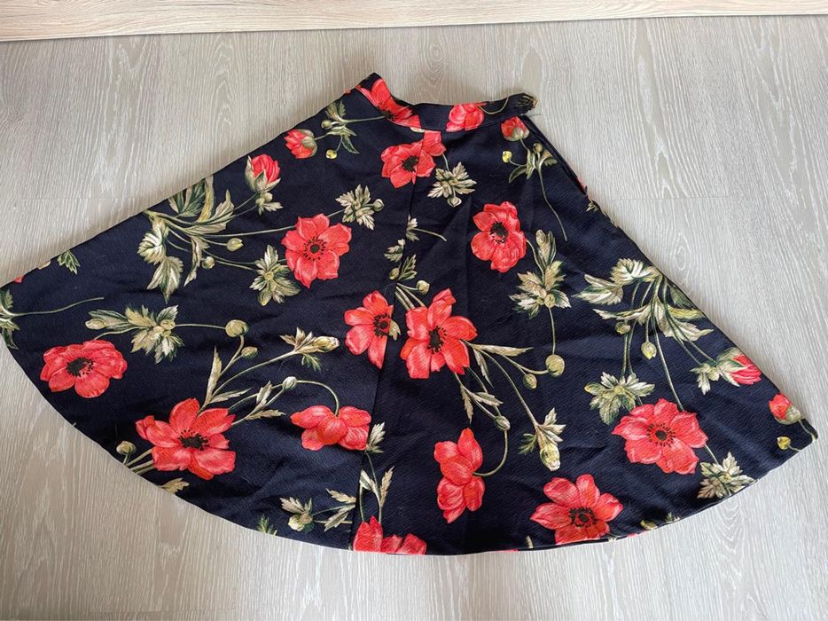 Продаю  2 красивые юбки