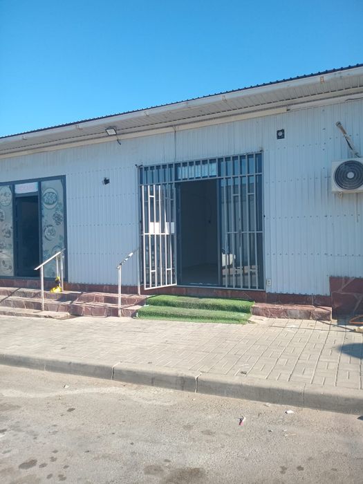 Бутик 25кв метр Рынок Акниет вдоль дороги срочный продажа