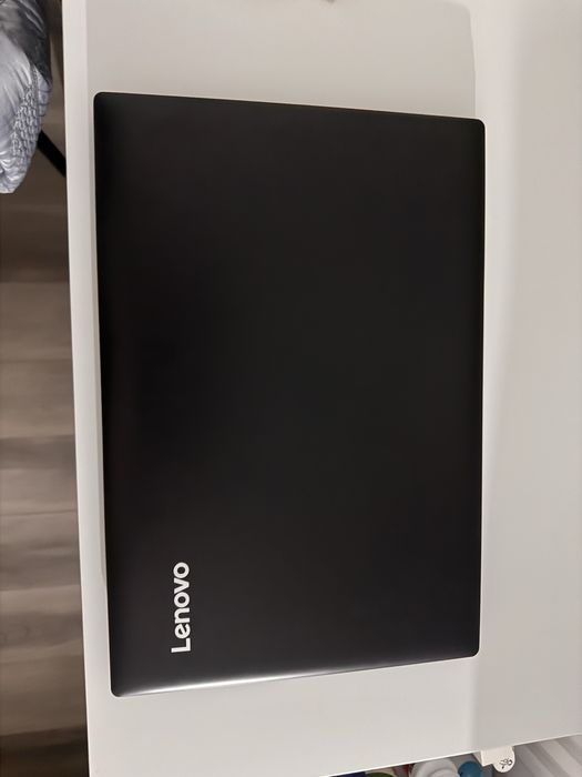 Ноутбук почти новый