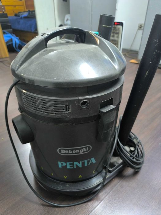 Прахосмукачка Делонги