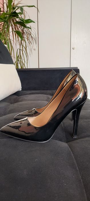 Елегантни дамски обувки