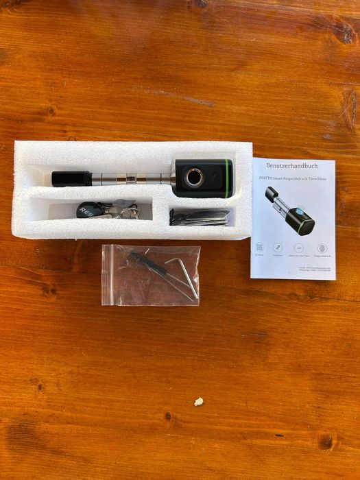 Lacăt Electronic Avatto în culoare Negru