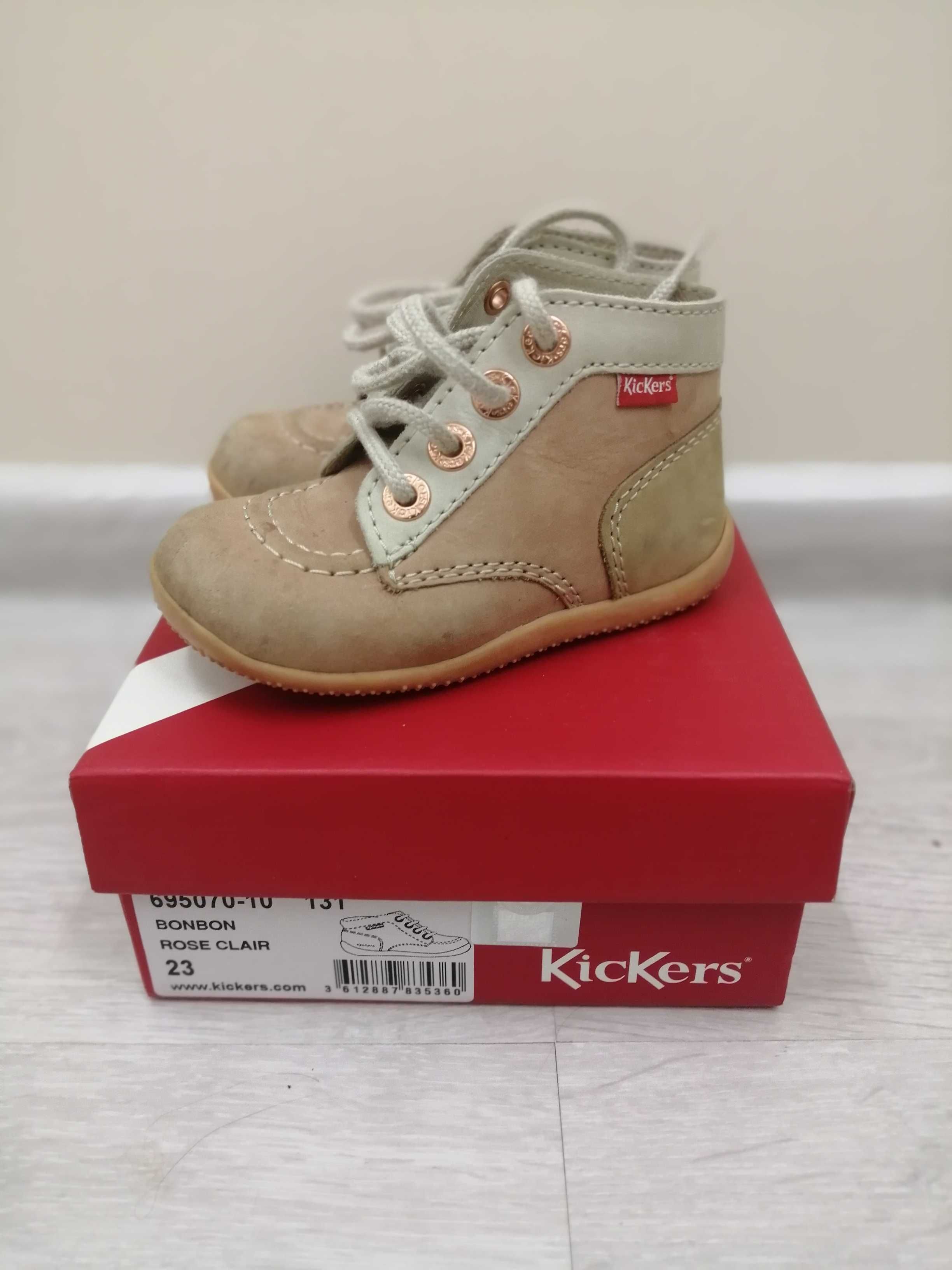 Детски обувки Kickers, номер 23.