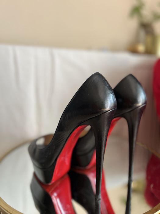 Pantofi Christian Louboutin 37