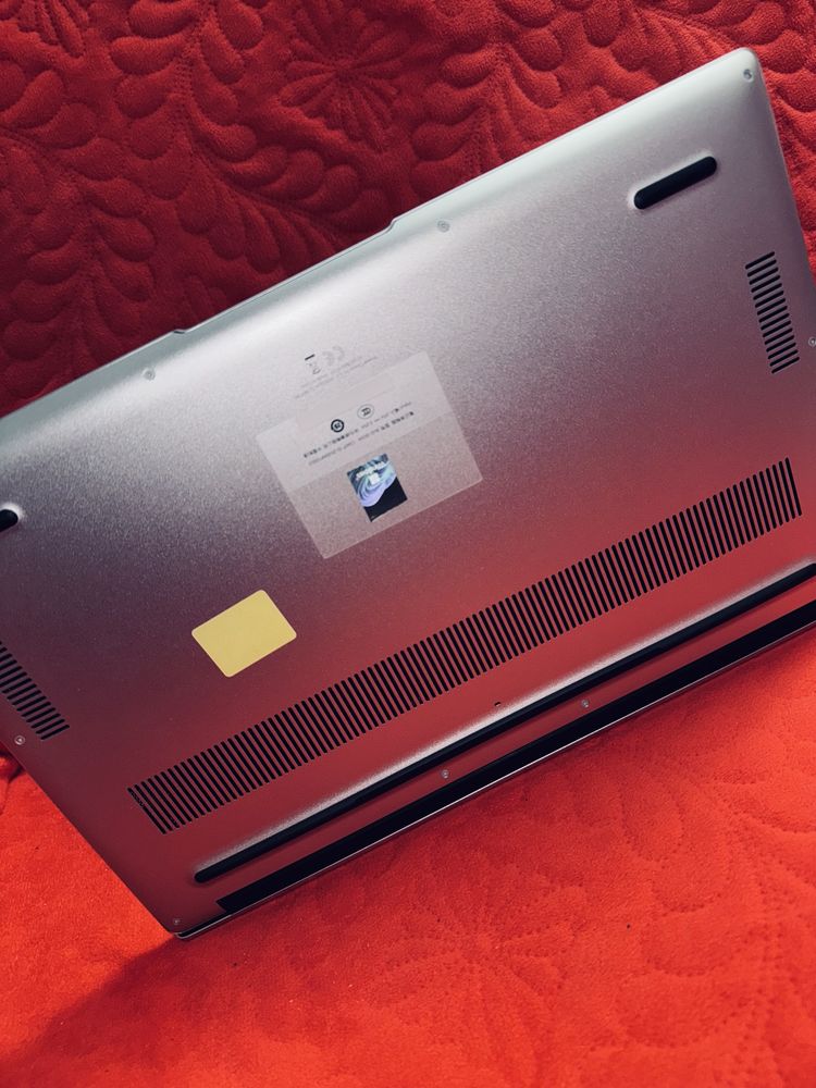 Vând Laptop Huawei MateBook D 15, Intel i3, 8GB RAM, Windows 11