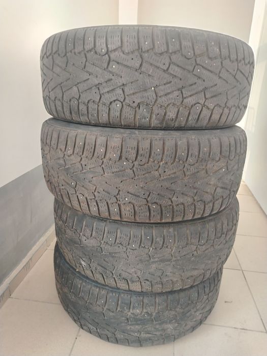 Продам зимнюю резину бу размер 205/60/16