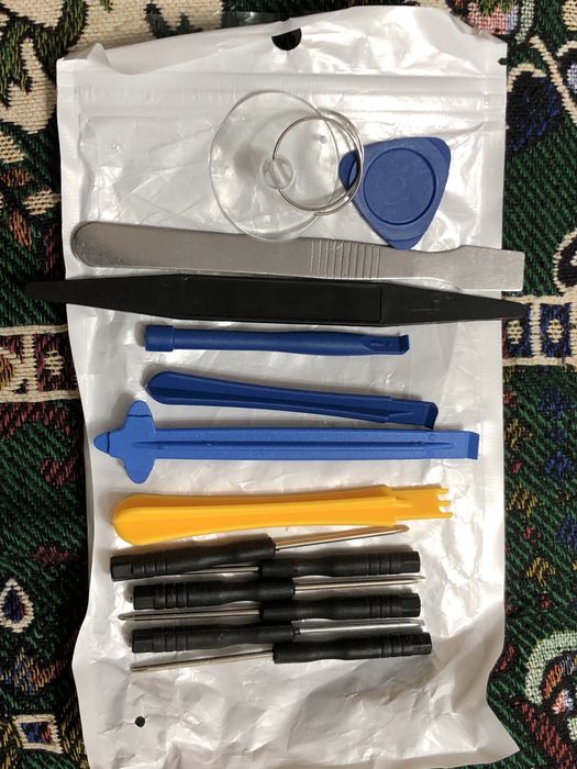 Ремонтныц набор, сим карта, бинты, бмс плата, Фотоаппарат и тд