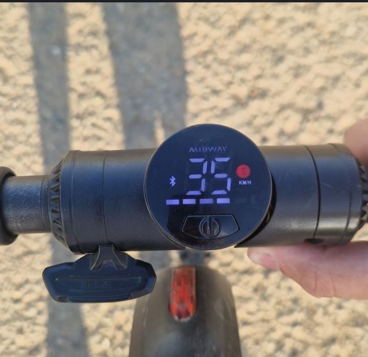 Срочно продаю электросамокат