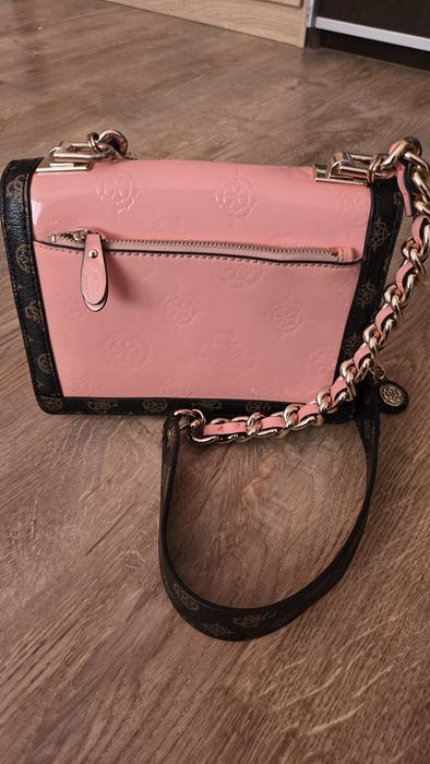 Чанта Guess розова