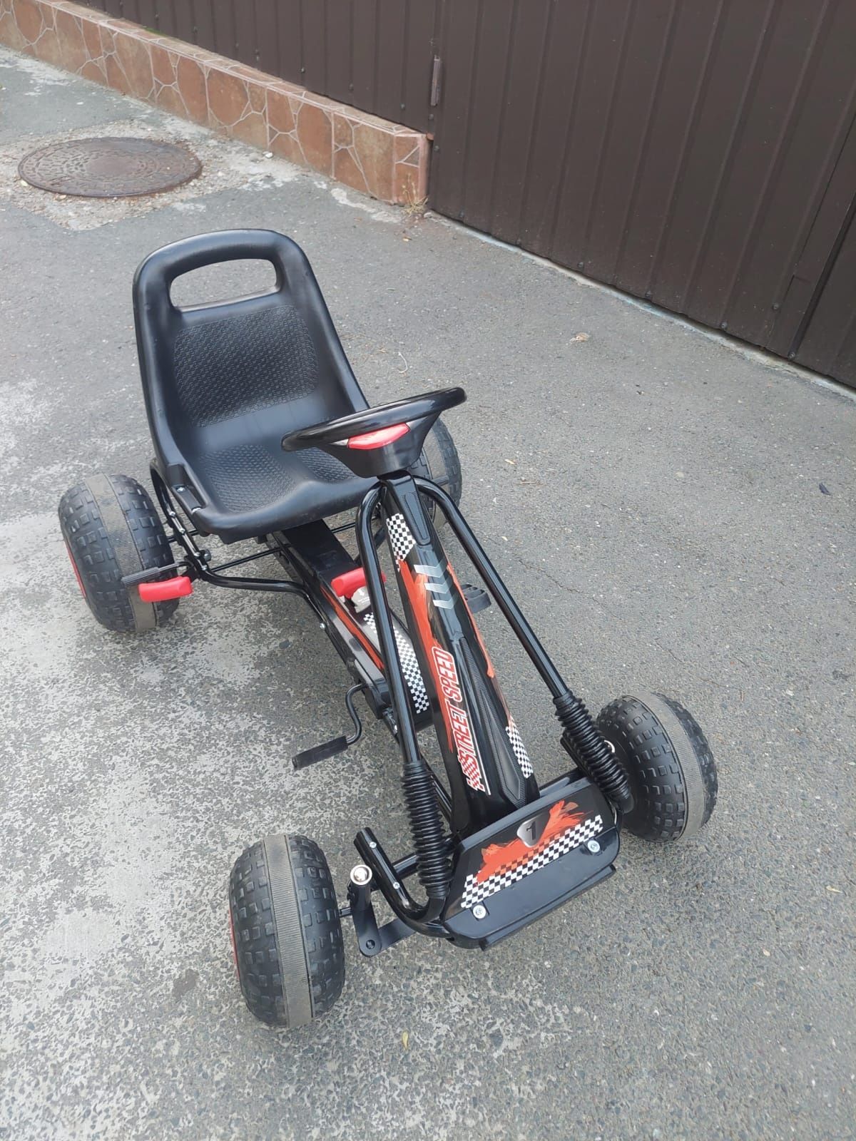 CART CU PEDALE în stare foarte bună