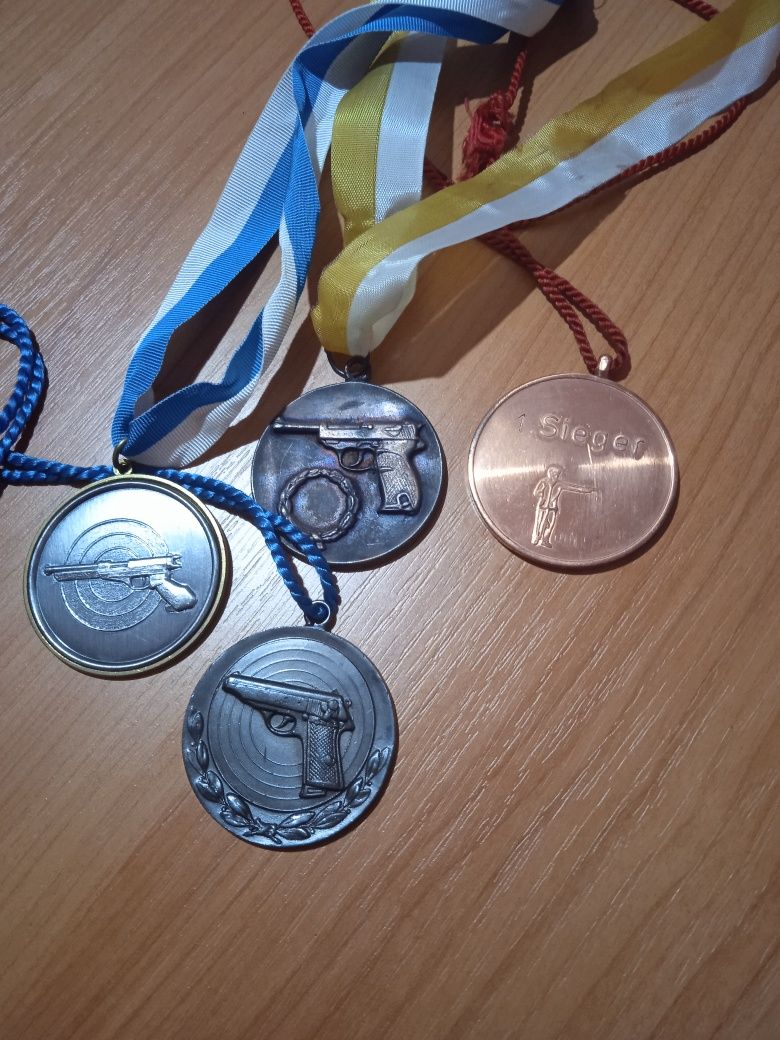 Placheta și medalii vintage tir sportiv