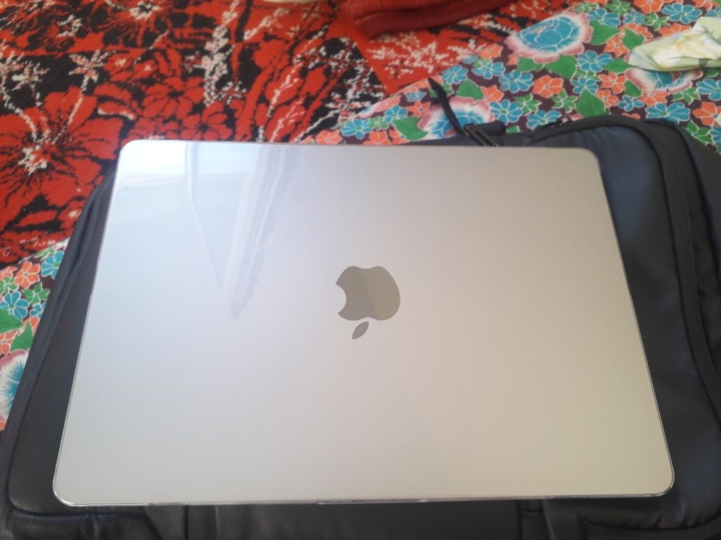 Macbook Air M3 2024