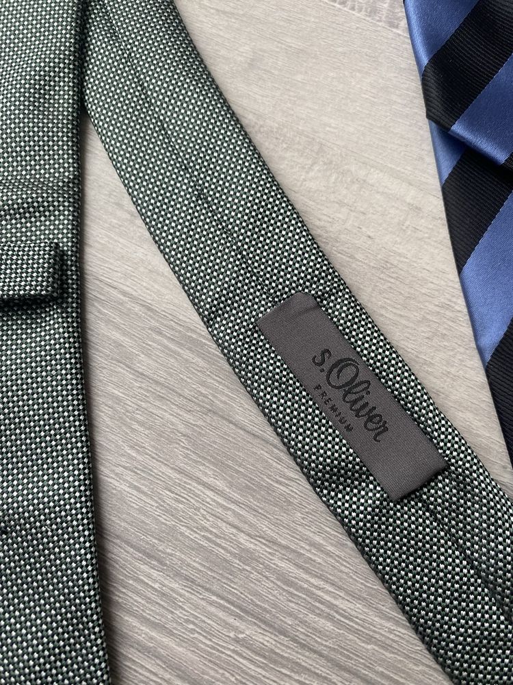 Cravate diferite culori (5lei/buc)