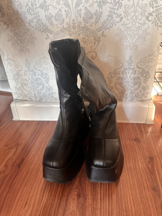 Продам зимнюю обувь 36 размера