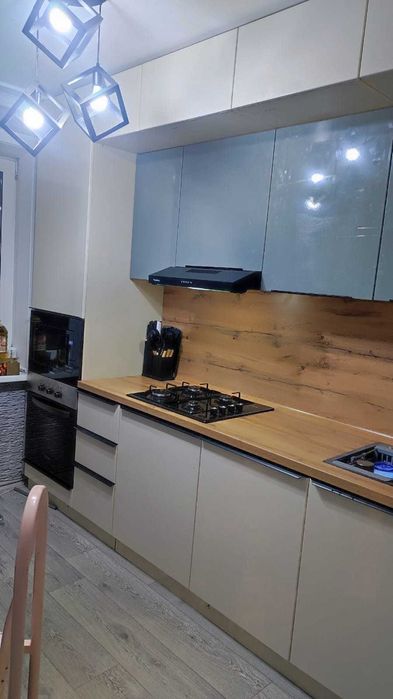 Кухни на заказ.Приемлимые цены доставка и установка бесплатно.