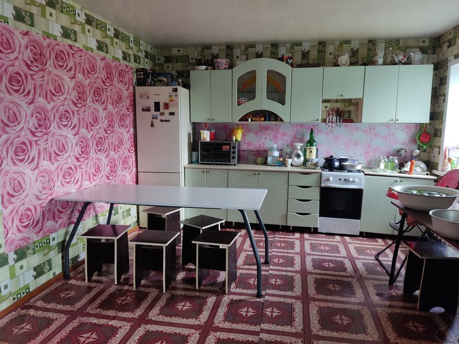 Продам полублагоустроенную квартиру