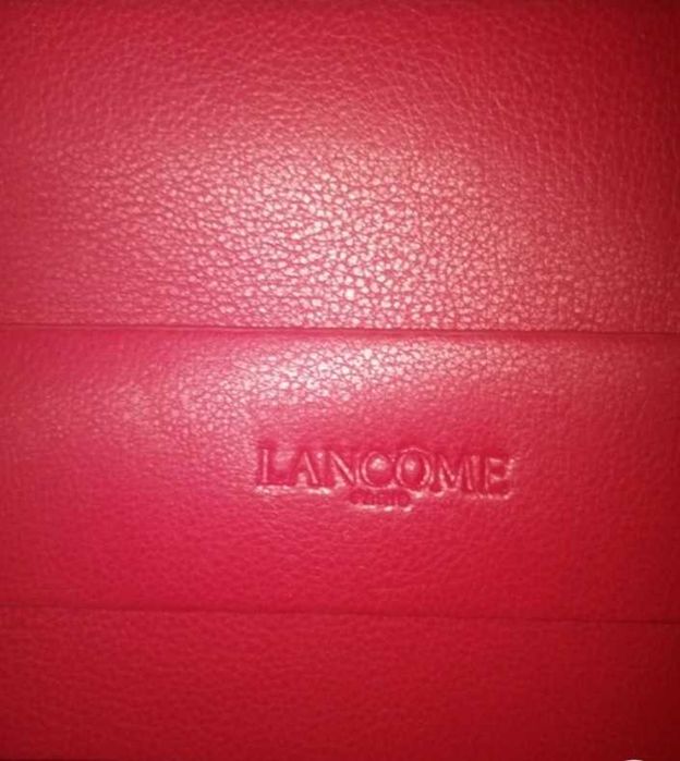 Чанта за грим Lancome , тъмно розова