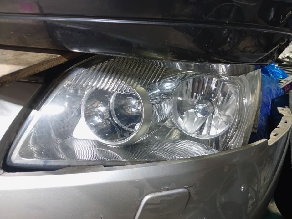 Передняя фара Nissan Qashqai J10 дорестайлинг