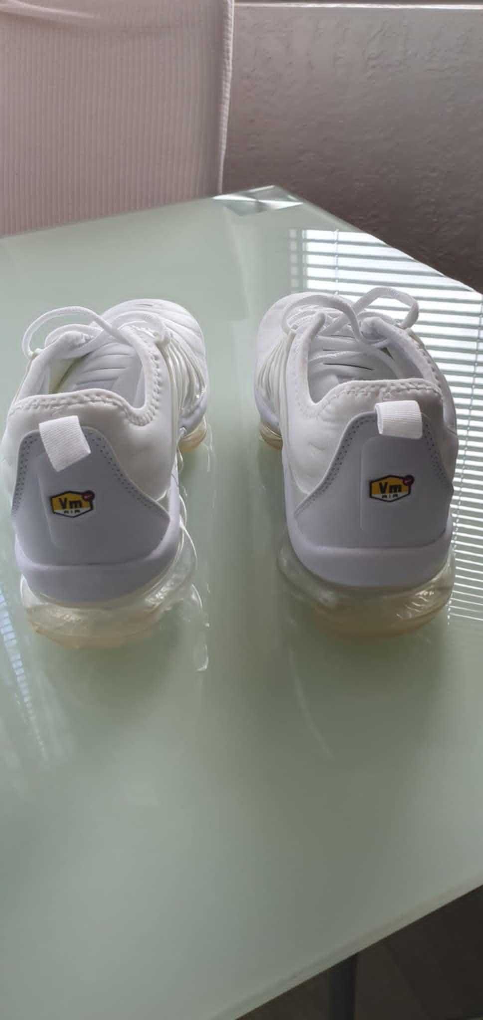 Маратонки Nike ,,,НОВИ.